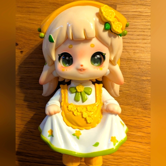 🌟Buy 2 Get 1 FREE Designer Figure 'Ruby' 'Fragrans'' Confirmed collectible - Picture 4 of 8